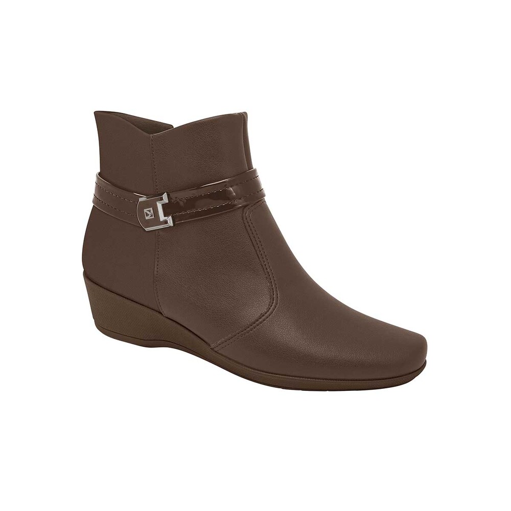 Bota Ivone con detalle de hebilla