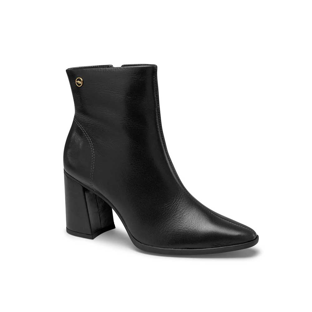 Bota clasica en punta